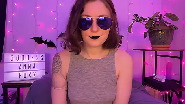 mistressannafoxx online show from November 25, 11:05 pm