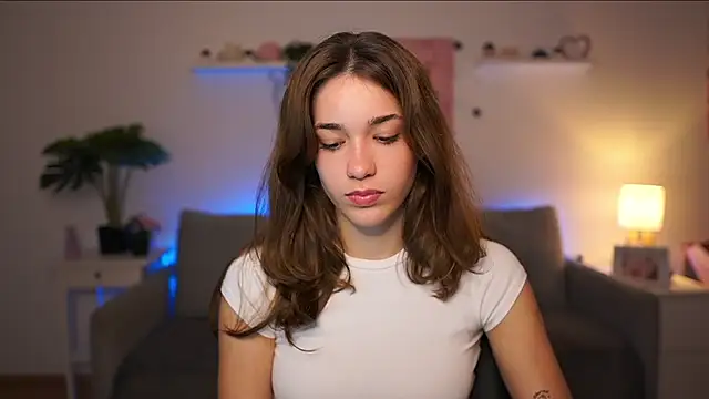 kissie cat online show from October 6, 1:08 pm