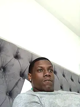 labishyoung25 online show from October 13, 9:37 pm