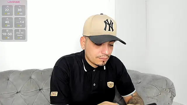 OwenStonne  online show from September 12, 4:12 am