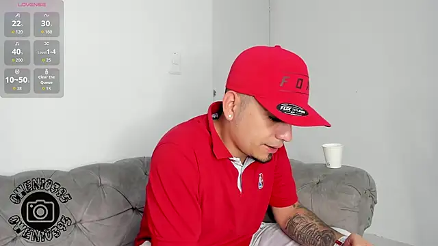 OwenStonne  online show from September 26, 4:05 am