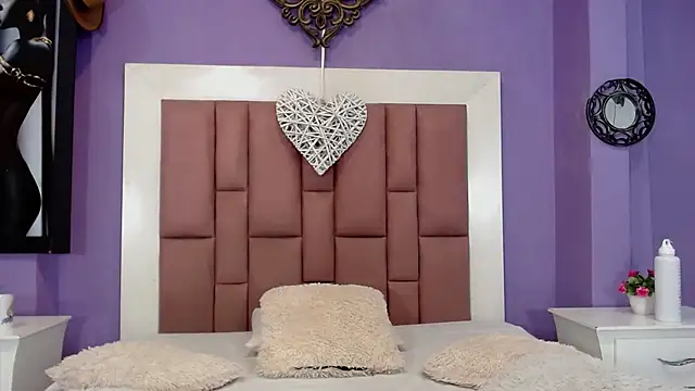 Snapshot of ChiaraLudovica chatting on October 7, 2:36 pm ChiaraLudovica online show from October 7, 2:36 pm