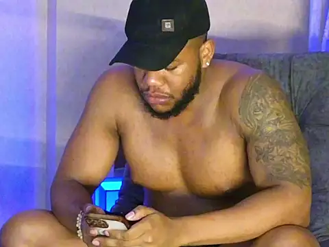 Snapshot of BenjaminCol_ chatting on September 26, 9:46 am BenjaminCol online show from September 26, 9:46 am