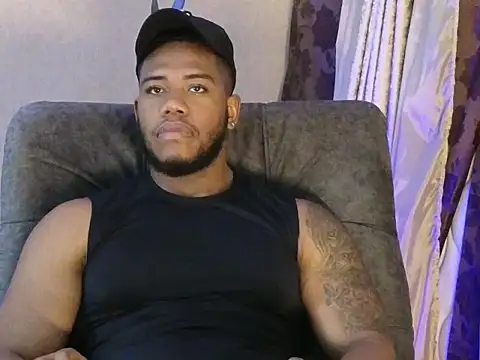 Snapshot of BenjaminCol_ chatting on October 16, 12:11 am BenjaminCol online show from October 16, 12:11 am