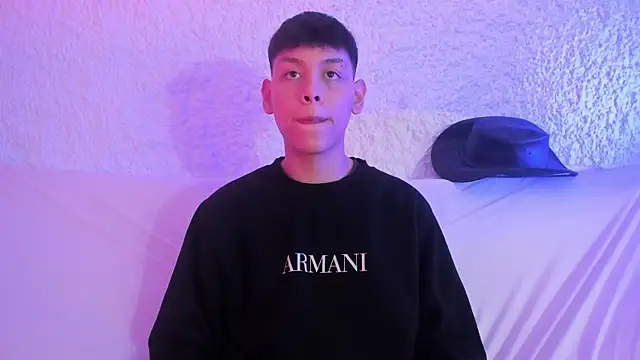 Snapshot of zeus_blaze chatting on November 7, 8:09 pm zeus blaze online show from November 7, 8:09 pm