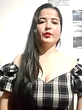 Snapshot of Ainaraazul chatting on December 3, 11:03 pm Ainaraazul online show from December 3, 11:03 pm