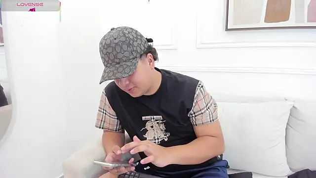 Snapshot of Naim_Bennetsex chatting on September 11, 4:07 pm Naim Bennetsex online show from September 11, 4:07 pm