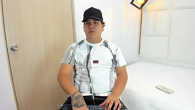 Snapshot of Naim_Bennetsex chatting on September 17, 4:08 pm Naim Bennetsex online show from September 17, 4:08 pm