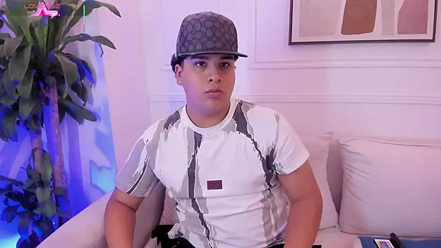 Snapshot of Naim_Bennetsex chatting on September 23, 3:15 pm Naim Bennetsex online show from September 23, 3:15 pm