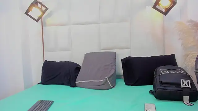 Snapshot of Naim_Bennetsex chatting on September 27, 5:07 pm Naim Bennetsex online show from September 27, 5:07 pm