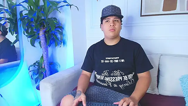 Snapshot of Naim_Bennetsex chatting on October 9, 6:17 pm Naim Bennetsex online show from October 9, 6:17 pm