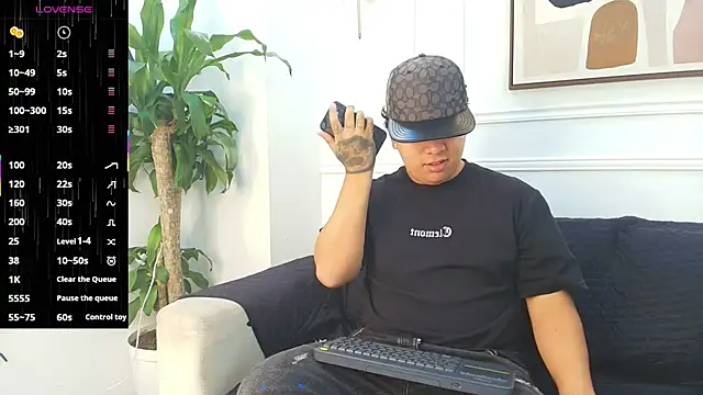 Snapshot of Naim_Bennetsex chatting on October 10, 6:29 pm Naim Bennetsex online show from October 10, 6:29 pm