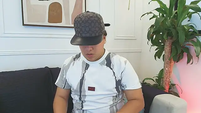 Snapshot of Naim_Bennetsex chatting on November 19, 4:29 pm Naim Bennetsex online show from November 19, 4:29 pm