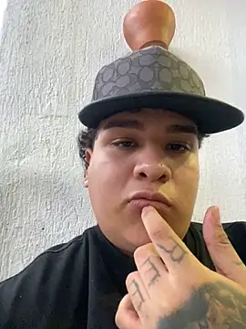 Snapshot of Naim_Bennetsex chatting on November 23, 10:31 pm Naim Bennetsex online show from November 23, 10:31 pm