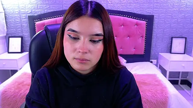 Snapshot of Natalie_loffreda chatting on October 4, 2:53 am Natalie loffreda online show from October 4, 2:53 am