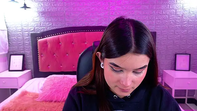 Snapshot of Natalie_loffreda chatting on October 6, 3:04 am Natalie loffreda online show from October 6, 3:04 am