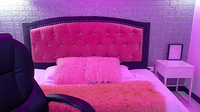 Snapshot of Natalie_loffreda chatting on October 7, 2:53 am Natalie loffreda online show from October 7, 2:53 am