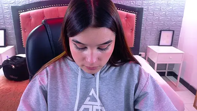 Snapshot of Natalie_loffreda chatting on October 9, 3:04 am Natalie loffreda online show from October 9, 3:04 am