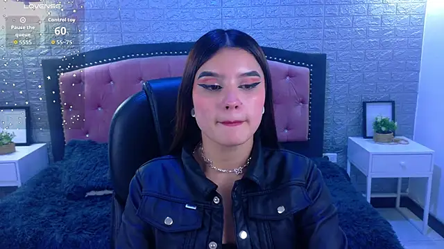 Snapshot of Natalie_loffreda chatting on November 7, 3:17 am Natalie loffreda online show from November 7, 3:17 am