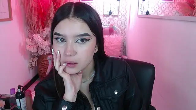 Snapshot of Natalie_loffreda chatting on November 8, 8:07 pm Natalie loffreda online show from November 8, 8:07 pm