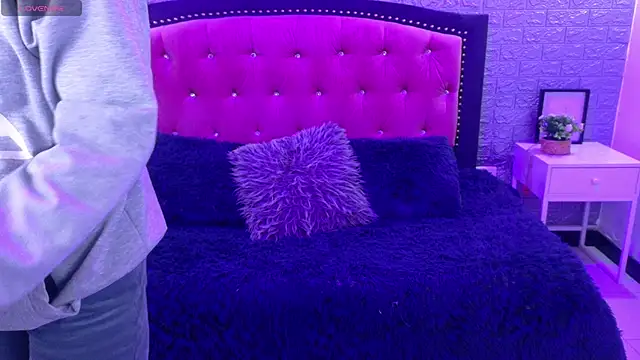 Snapshot of Natalie_loffreda chatting on November 21, 3:16 am Natalie loffreda online show from November 21, 3:16 am