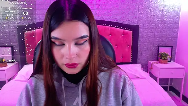 Snapshot of Natalie_loffreda chatting on November 29, 3:09 am Natalie loffreda online show from November 29, 3:09 am