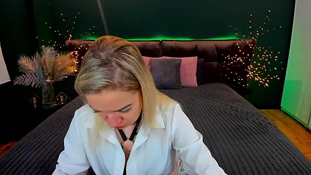 Anna Snows online show from September 15, 12:05 pm