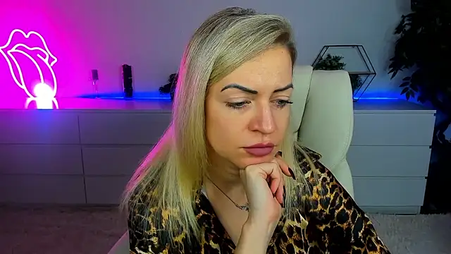 Anna Snows online show from September 18, 5:31 am