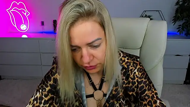 Anna Snows online show from October 3, 5:37 am