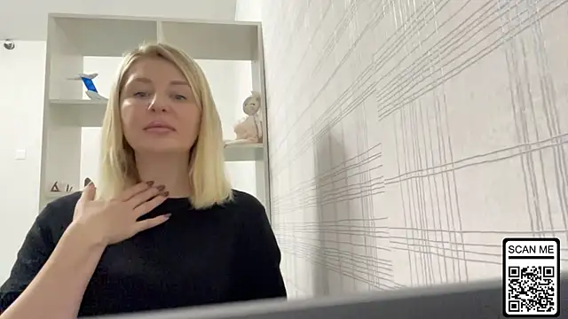 Blondie xoxoxo online show from October 17, 6:49 am