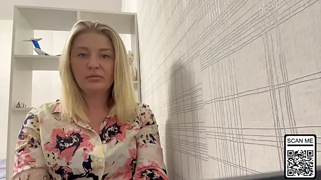 Blondie xoxoxo online show from October 20, 5:13 pm