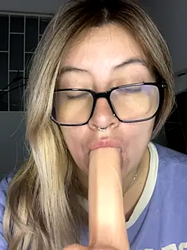 Blair Bunnyy online show from October 25, 4:31 am