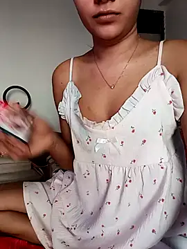 Snapshot of Cutie_Shruti chatting on October 3, 10:01 am Cutie Shruti online show from October 3, 10:01 am