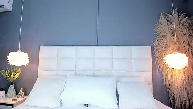 CamyFoxx online show from September 22, 11:45 am