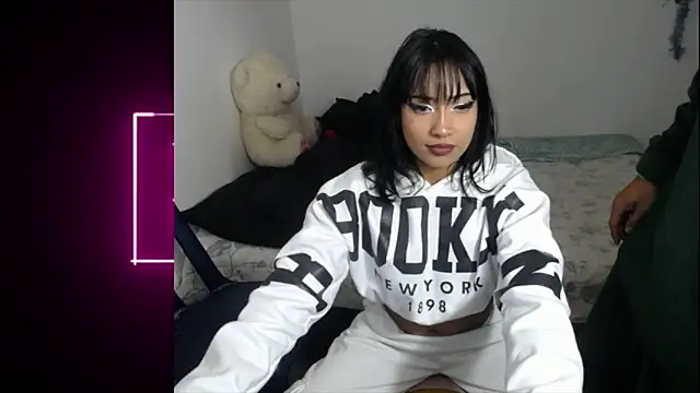 Snapshot of Papi_Mami_Live chatting on November 16, 10:59 pm Papi Mami Live online show from November 16, 10:59 pm