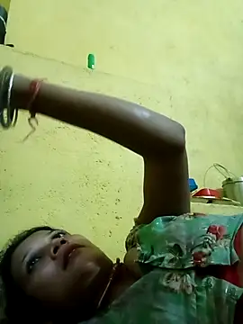 Snapshot of Chandni_Love143 chatting on October 15, 4:40 pm Chandni Love143 online show from October 15, 4:40 pm