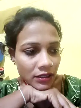 Snapshot of Chandni_Love143 chatting on October 20, 12:22 am Chandni Love143 online show from October 20, 12:22 am