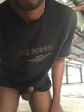 Snapshot of kavi1q1 chatting on November 8, 1:17 am kavi1q1 online show from November 8, 1:17 am