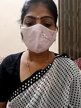 Snapshot of Rithya27 chatting on December 13, 8:04 pm Rithya27 online show from December 13, 8:04 pm