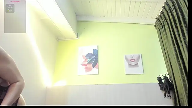 AtheneaArbelaez  online show from September 26, 12:42 pm