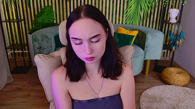 MonikaCarter online show from October 4, 10:35 am