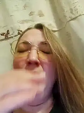 Kiss Eva online show from January 2, 9:39 pm