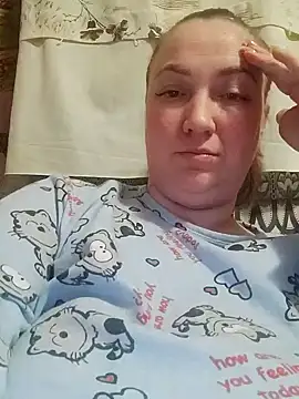 Kiss Eva online show from February 6, 8:34 pm