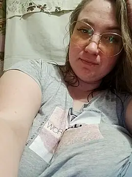 Kiss Eva online show from February 20, 9:09 pm