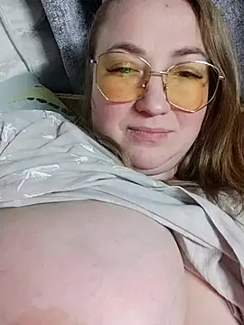 Kiss Eva online show from February 21, 10:15 pm