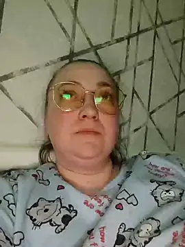 Kiss Eva online show from March 6, 8:27 pm