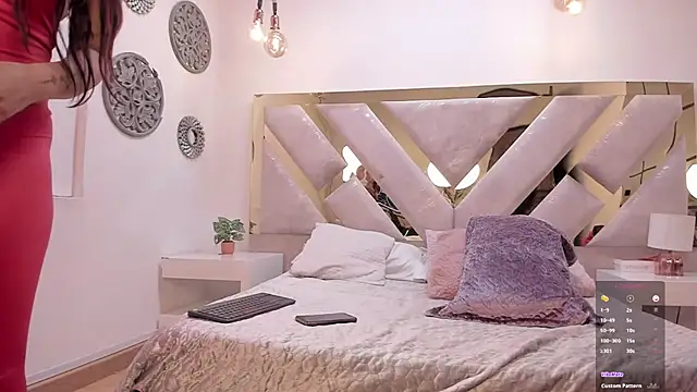 Marianee Rousse online show from October 27, 10:36 pm