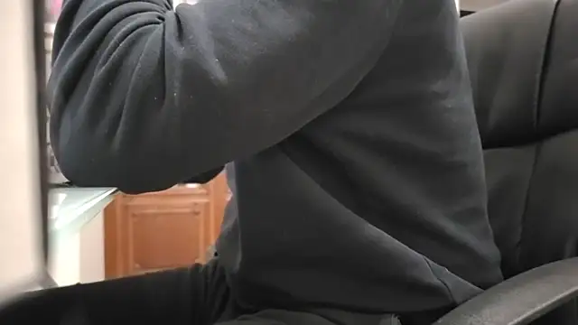 cqhd76 online show from December 17, 6:52 am