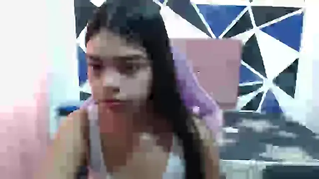 Snapshot of shy_luna18 chatting on November 7, 1:22 pm shy luna18 online show from November 7, 1:22 pm