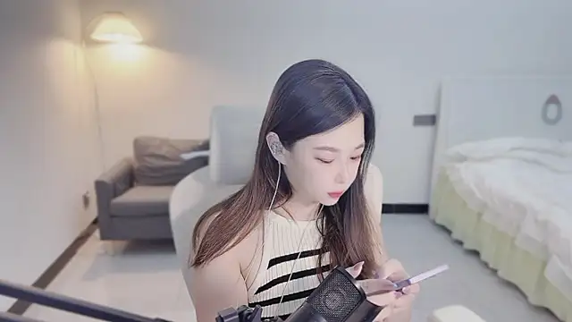 Maymay  online show from October 25, 10:59 pm